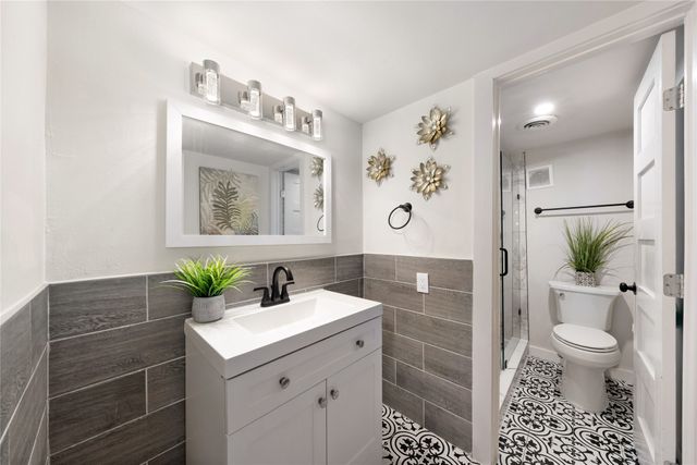 2703 Meadowstone Court, Carrollton, TX 75006