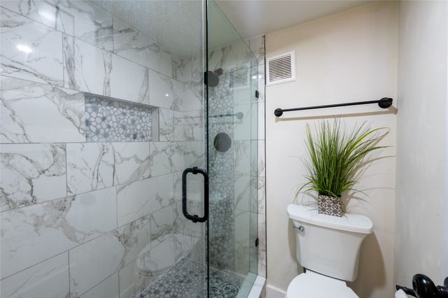 2703 Meadowstone Court, Carrollton, TX 75006