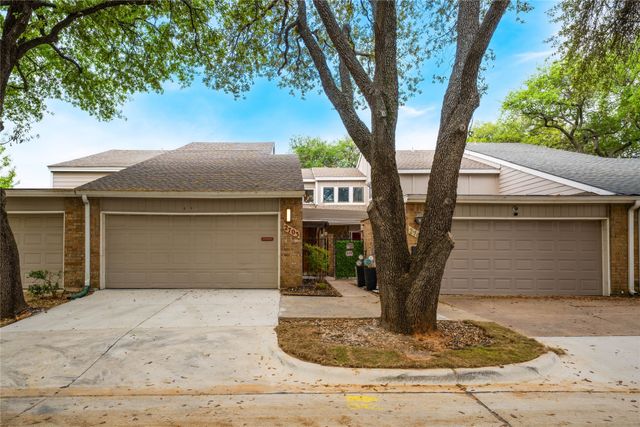 2703 Meadowstone Court, Carrollton, TX 75006