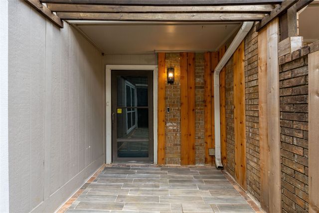 2703 Meadowstone Court, Carrollton, TX 75006