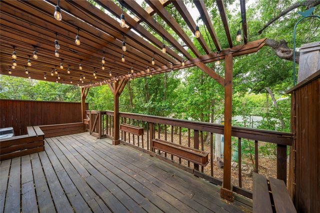 2703 Meadowstone Court, Carrollton, TX 75006