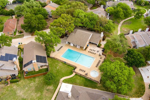 2703 Meadowstone Court, Carrollton, TX 75006
