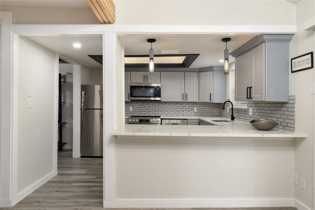 2703 Meadowstone Court, Carrollton, TX 75006