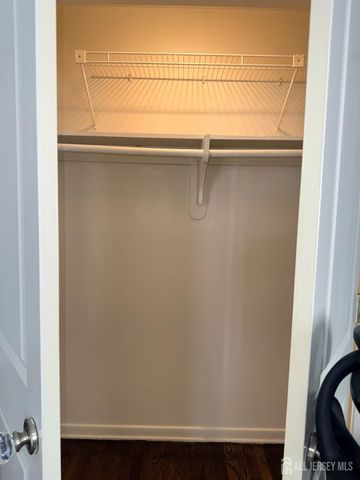 27 rector Avenue, Woodbridge Proper, NJ 07095