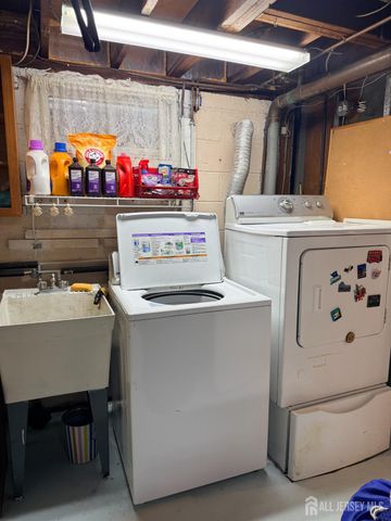 27 rector Avenue, Woodbridge Proper, NJ 07095