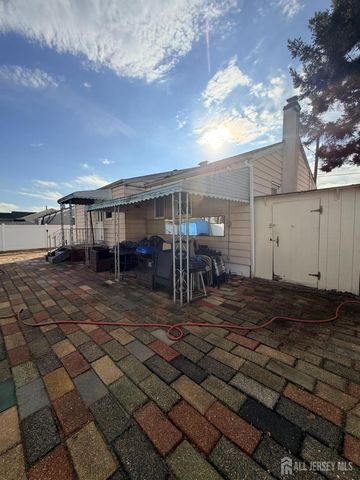 27 rector Avenue, Woodbridge Proper, NJ 07095