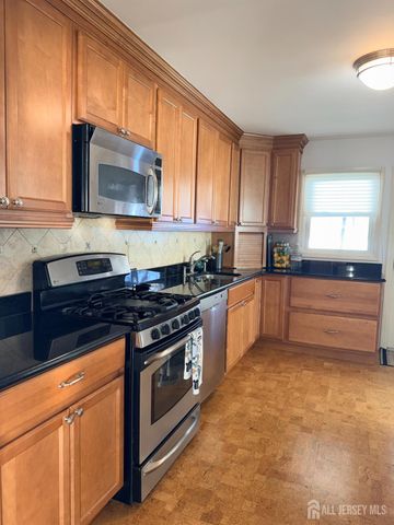 27 rector Avenue, Woodbridge Proper, NJ 07095