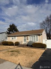 27 rector Avenue, Woodbridge Proper, NJ 07095