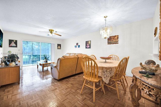 4800 Hillcrest Ln 210 210, Hollywood, FL 33021
