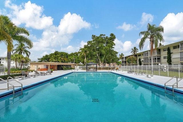 4800 Hillcrest Ln 210 210, Hollywood, FL 33021