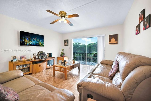 4800 Hillcrest Ln 210 210, Hollywood, FL 33021