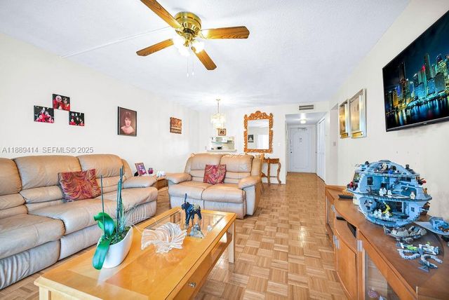 4800 Hillcrest Ln 210 210, Hollywood, FL 33021