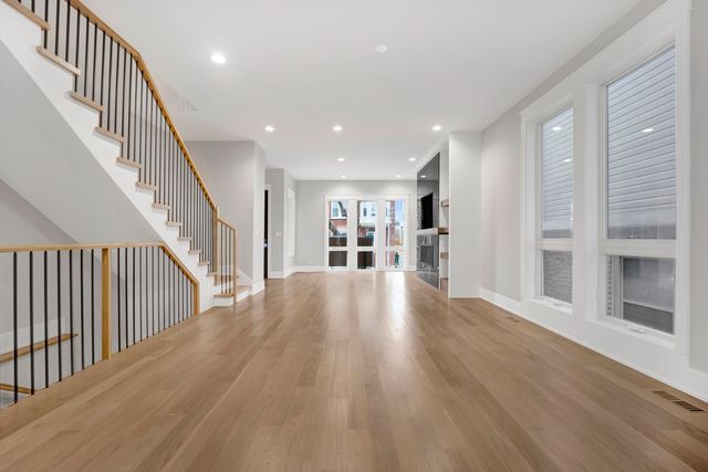 2353 W OHIO Street, Chicago, IL 60612