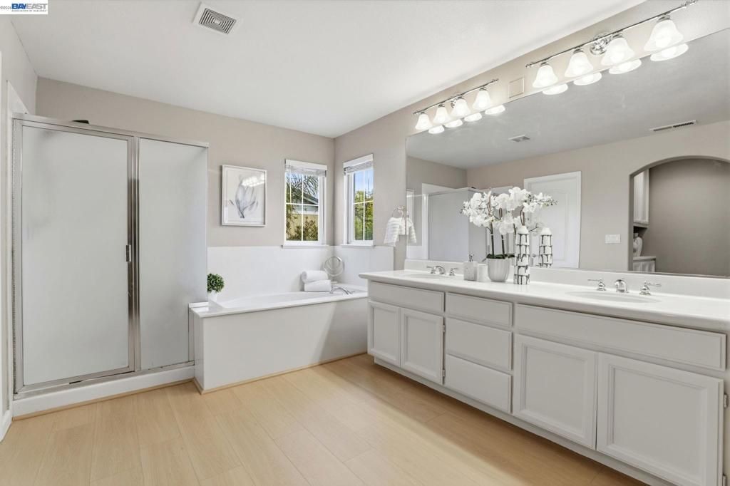 Image 26 of property listing at 690 kraftile Ct., Fremont, CA 94536