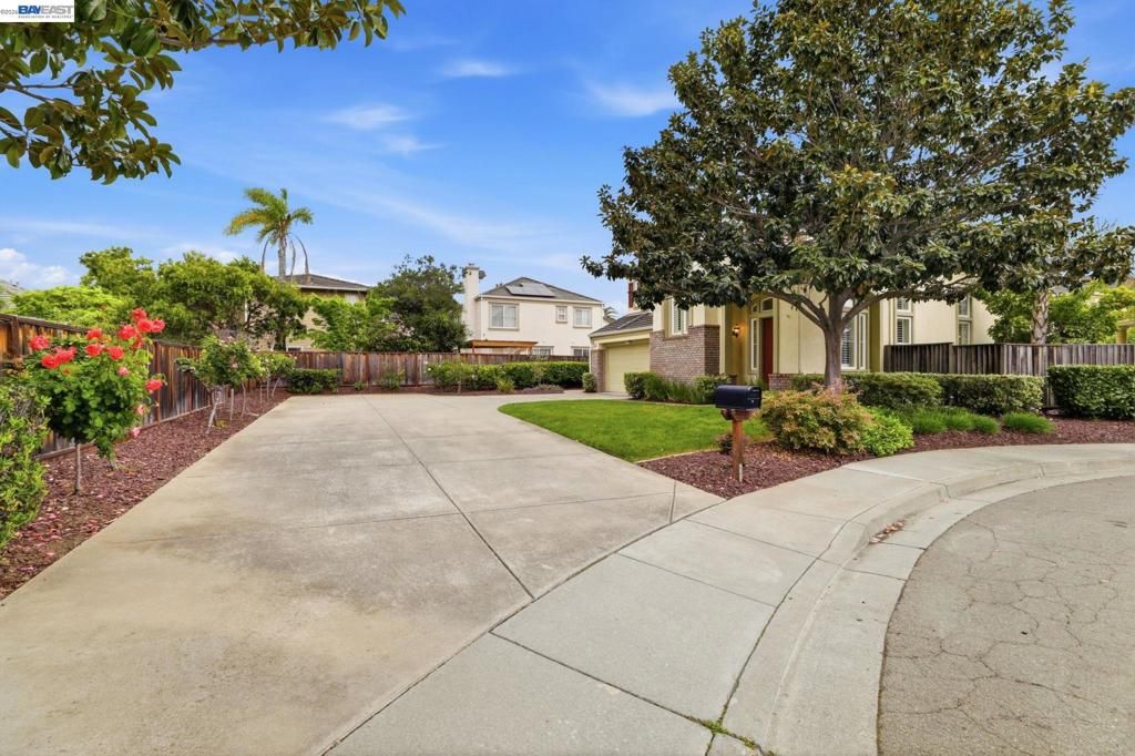 Image 3 of property listing at 690 kraftile Ct., Fremont, CA 94536