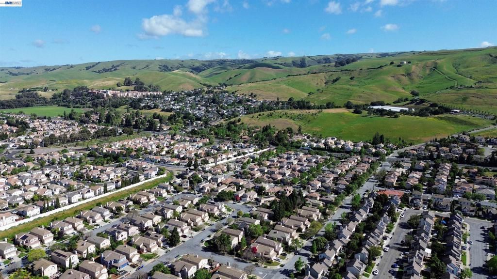 Image 53 of property listing at 690 kraftile Ct., Fremont, CA 94536