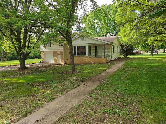 3205 NW Rochester RD, Topeka, KS 66617