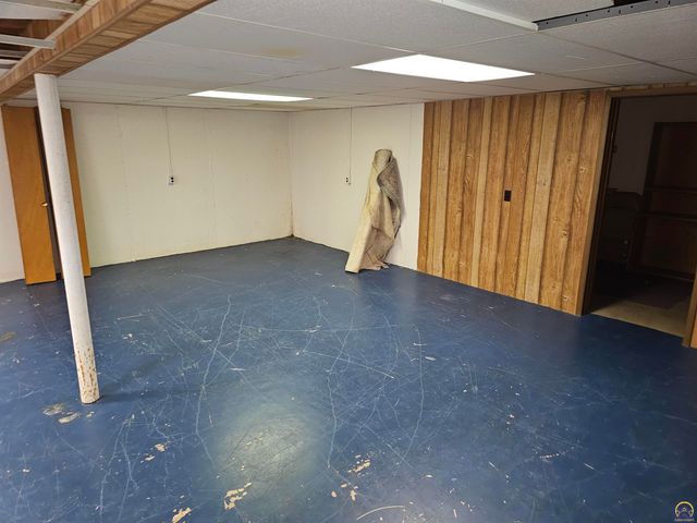 3205 NW Rochester RD, Topeka, KS 66617