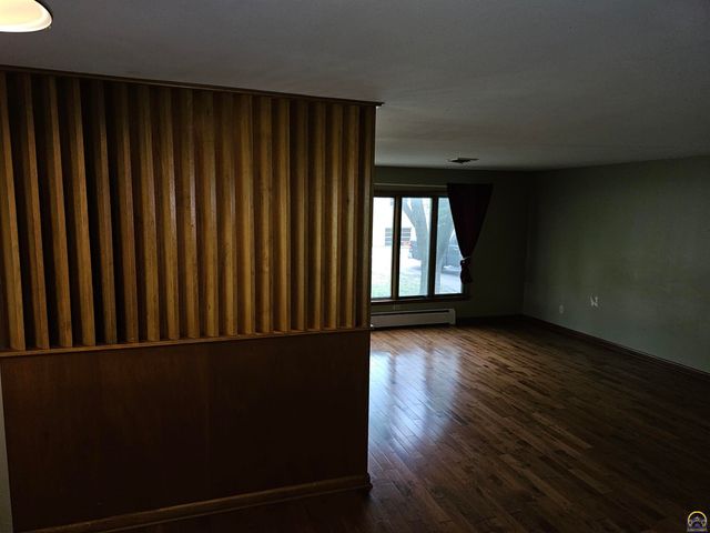 3205 NW Rochester RD, Topeka, KS 66617