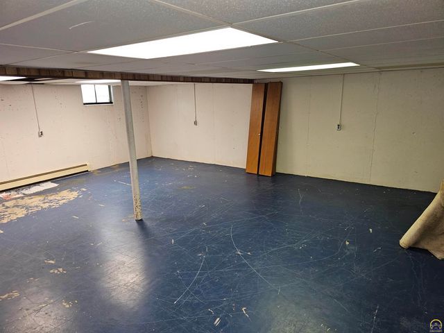 3205 NW Rochester RD, Topeka, KS 66617