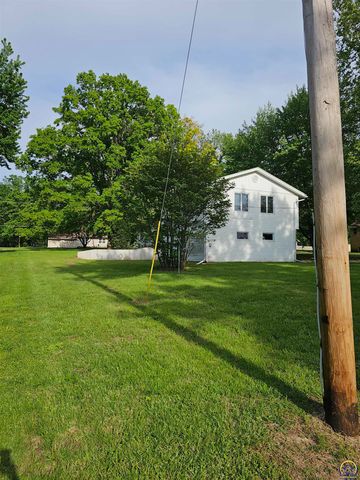 3205 NW Rochester RD, Topeka, KS 66617