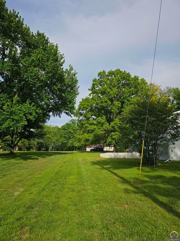 3205 NW Rochester RD, Topeka, KS 66617