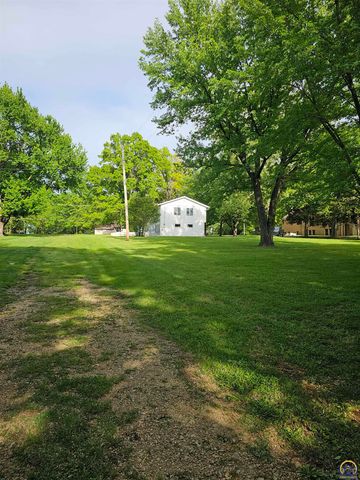 3205 NW Rochester RD, Topeka, KS 66617