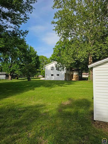 3205 NW Rochester RD, Topeka, KS 66617