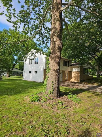 3205 NW Rochester RD, Topeka, KS 66617