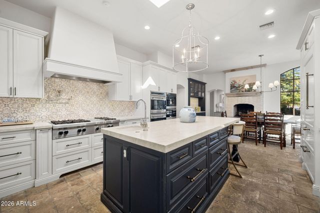 4441 E MADEROS DEL CUENTA Drive, Paradise Valley, AZ 85253