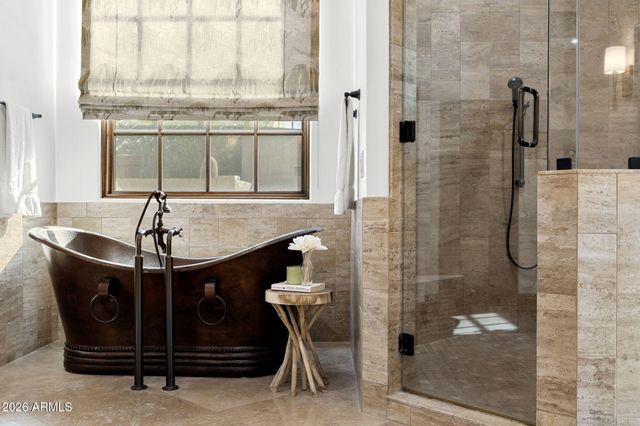 4441 E MADEROS DEL CUENTA Drive, Paradise Valley, AZ 85253