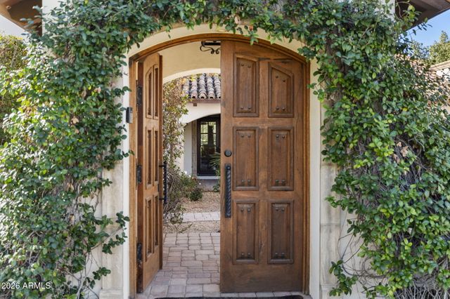 4441 E MADEROS DEL CUENTA Drive, Paradise Valley, AZ 85253