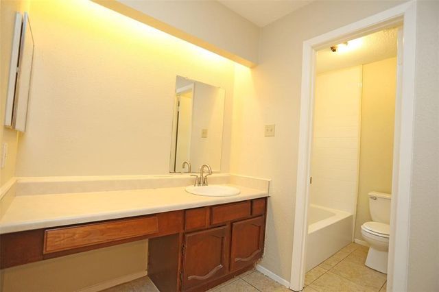 17510 Heritage Creek Court, Webster, TX 77598