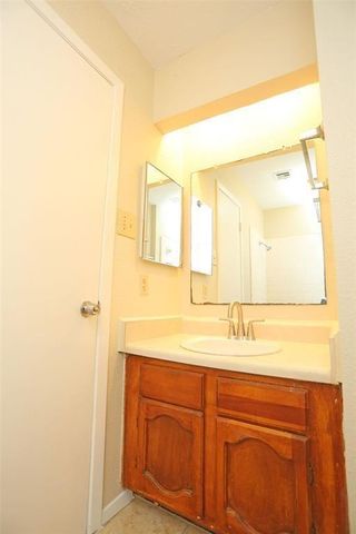 17510 Heritage Creek Court, Webster, TX 77598