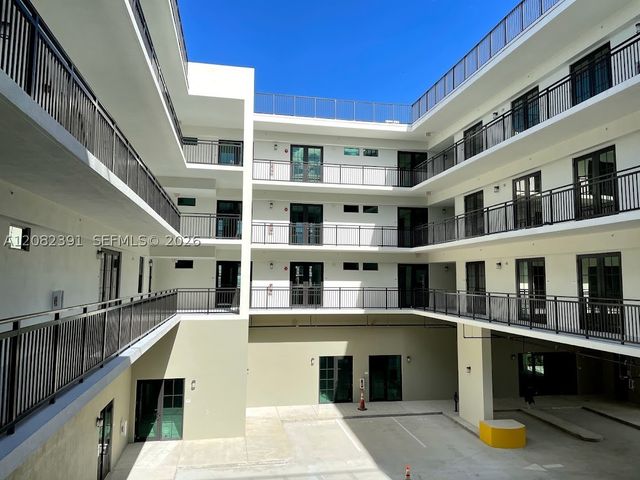4100 SW 64th Ave 204, Davie, FL 33314