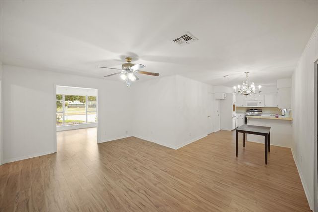 9538 Skyline Drive, Houston, TX 77063