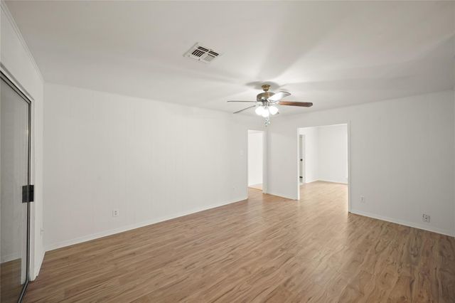 9538 Skyline Drive, Houston, TX 77063