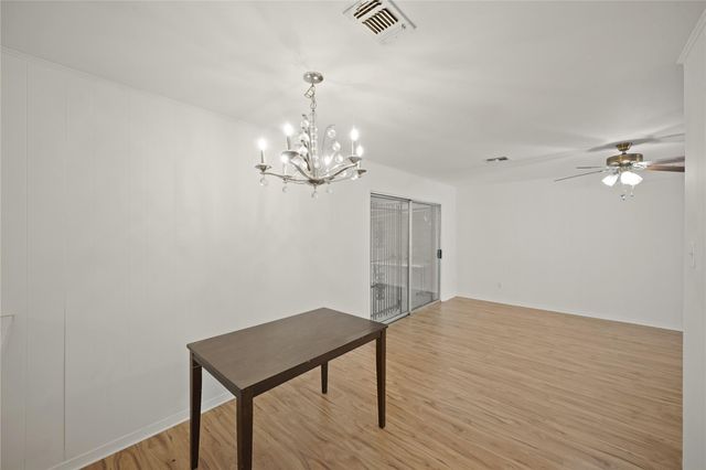 9538 Skyline Drive, Houston, TX 77063