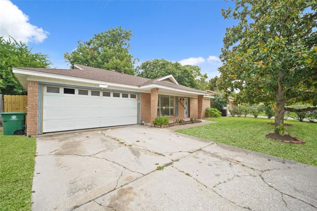 9538 Skyline Drive, Houston, TX 77063