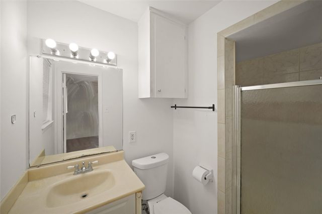 9538 Skyline Drive, Houston, TX 77063