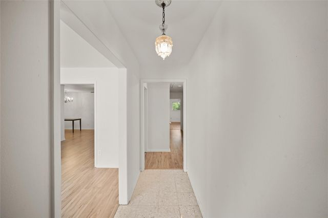 9538 Skyline Drive, Houston, TX 77063