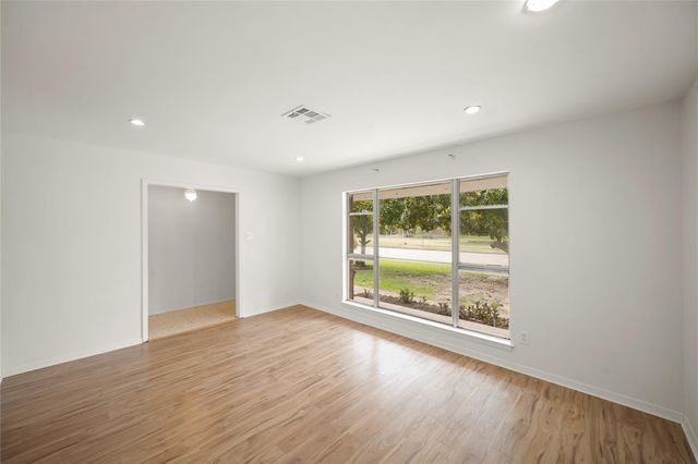 9538 Skyline Drive, Houston, TX 77063