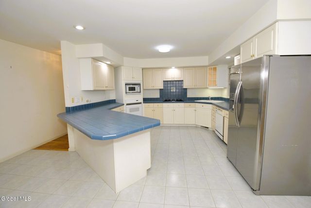 19 Dogwood Lane, Colonie, NY 12211