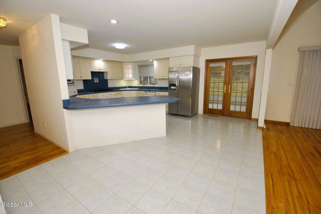 19 Dogwood Lane, Colonie, NY 12211