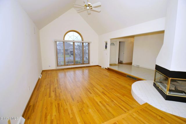 19 Dogwood Lane, Colonie, NY 12211