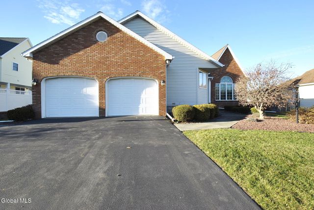 19 Dogwood Lane, Colonie, NY 12211