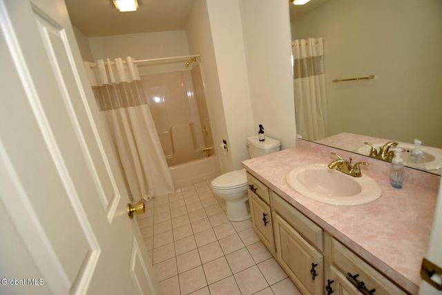 19 Dogwood Lane, Colonie, NY 12211