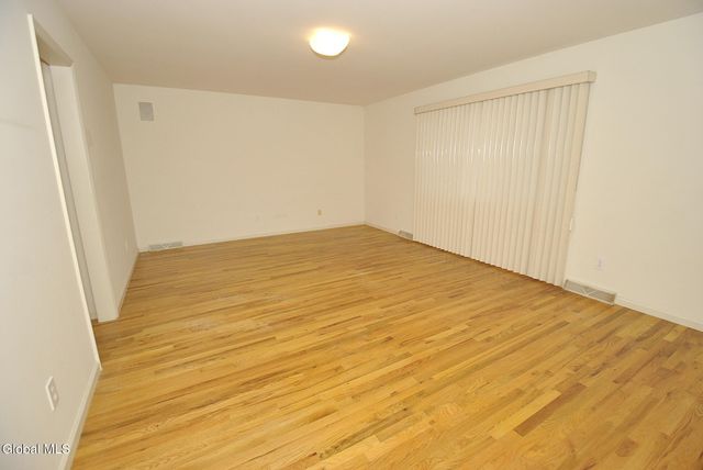 19 Dogwood Lane, Colonie, NY 12211