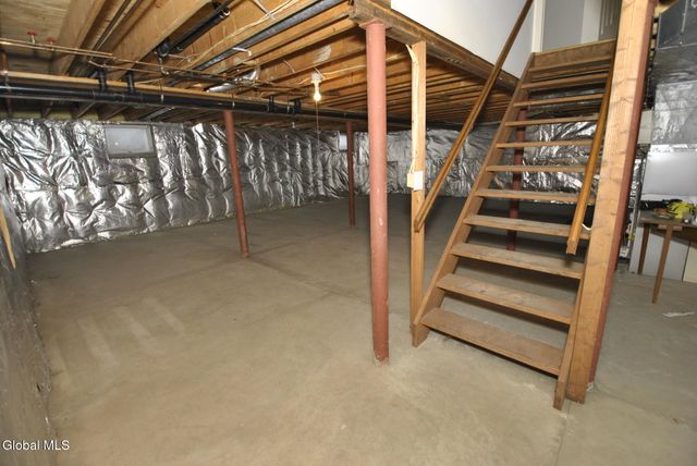 19 Dogwood Lane, Colonie, NY 12211