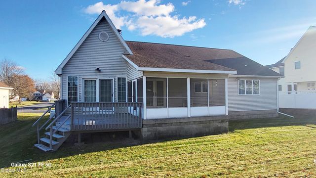 19 Dogwood Lane, Colonie, NY 12211